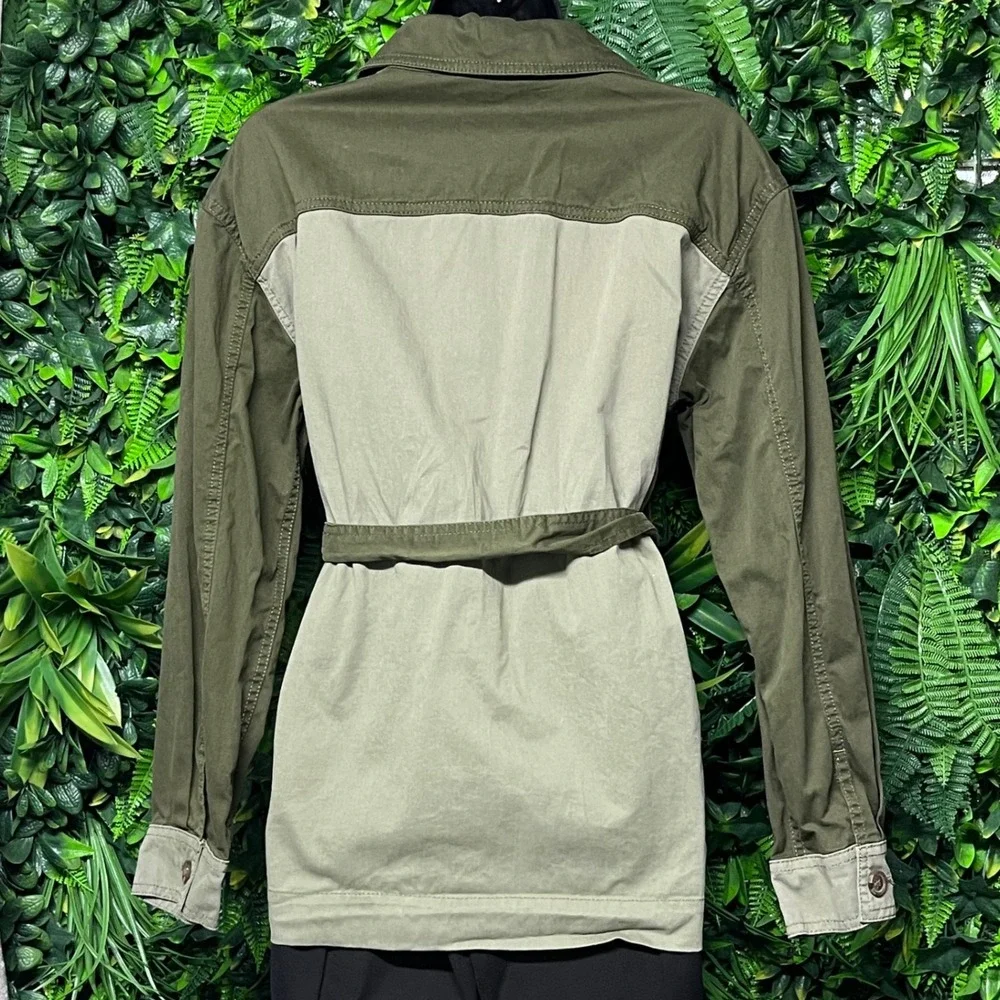 Banana Republic stylish colorblock